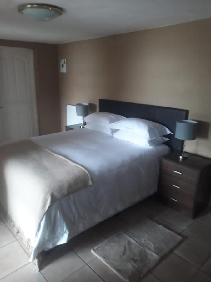 Marina Views Guesthouse Hartbeespoort Exterior foto